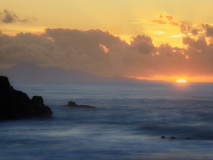 Das Fräulein stand am Meere Und seufzte lang und bang, Es rührte sie so sehre Der Sonnenuntergang.