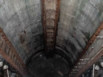 Außerhalb der Silos waren mehrere Etagen 